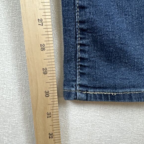 Signature by Levis Strauss Modern Bootcut Jeans Womens 8 M (actual 30x30.5) Blue - Picture 3 of 10